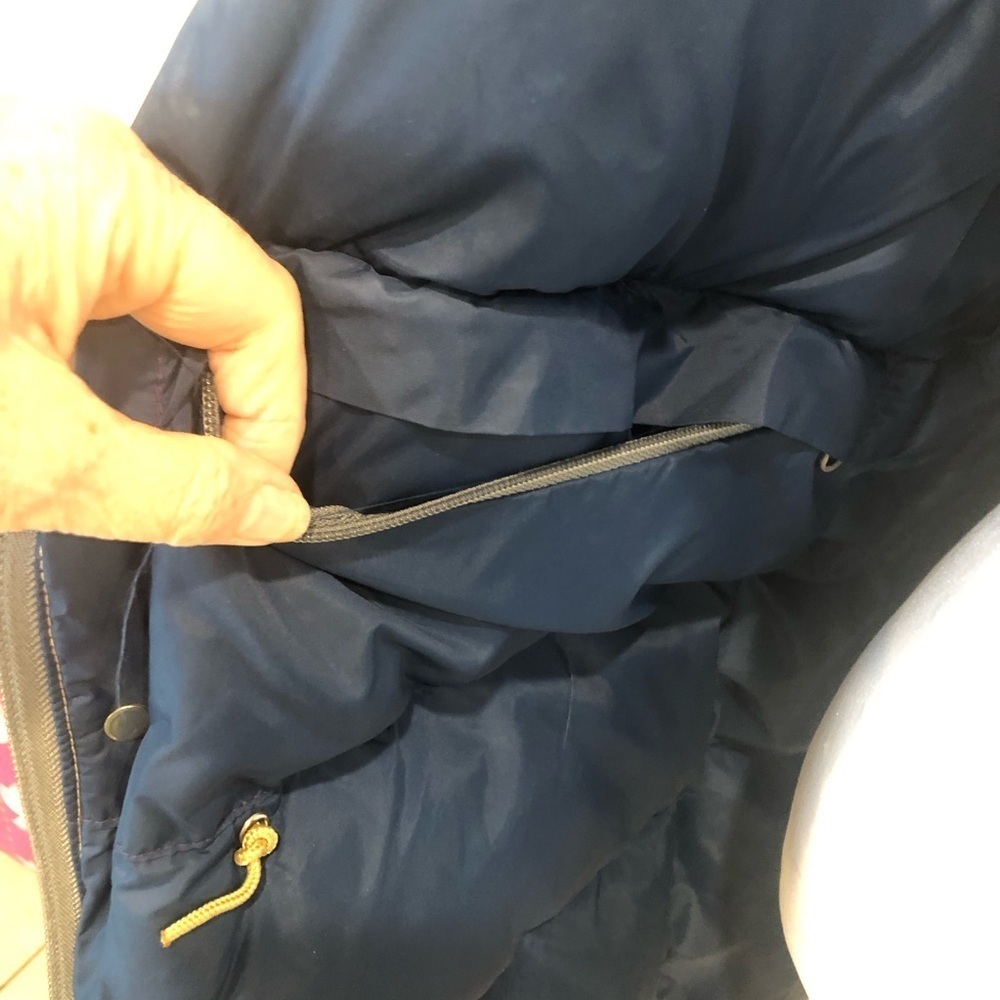 The North Face Size L vintage brown label down coat. Work condition small flaws - Picture 12 of 16
